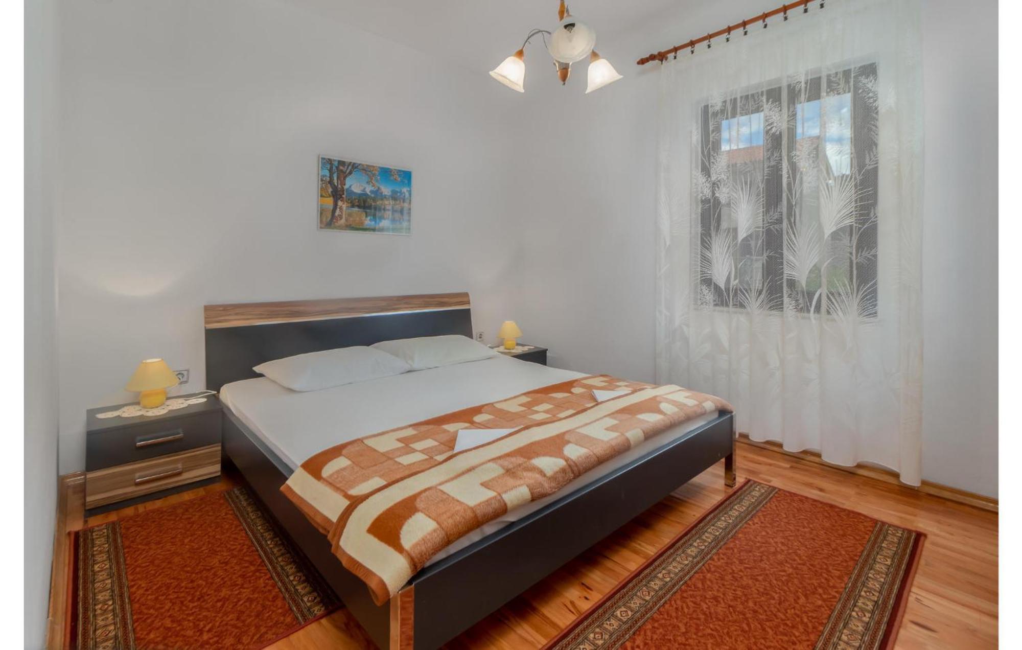 3 Bedroom Awesome Apartment In ノヴィ・ヴィノドロスキー エクステリア 写真
