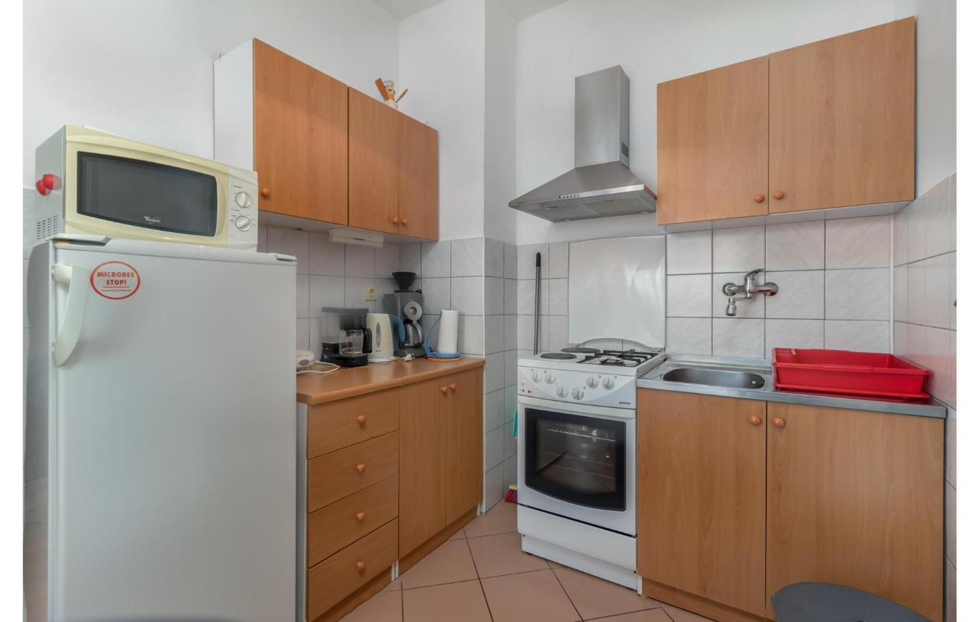 3 Bedroom Awesome Apartment In ノヴィ・ヴィノドロスキー エクステリア 写真