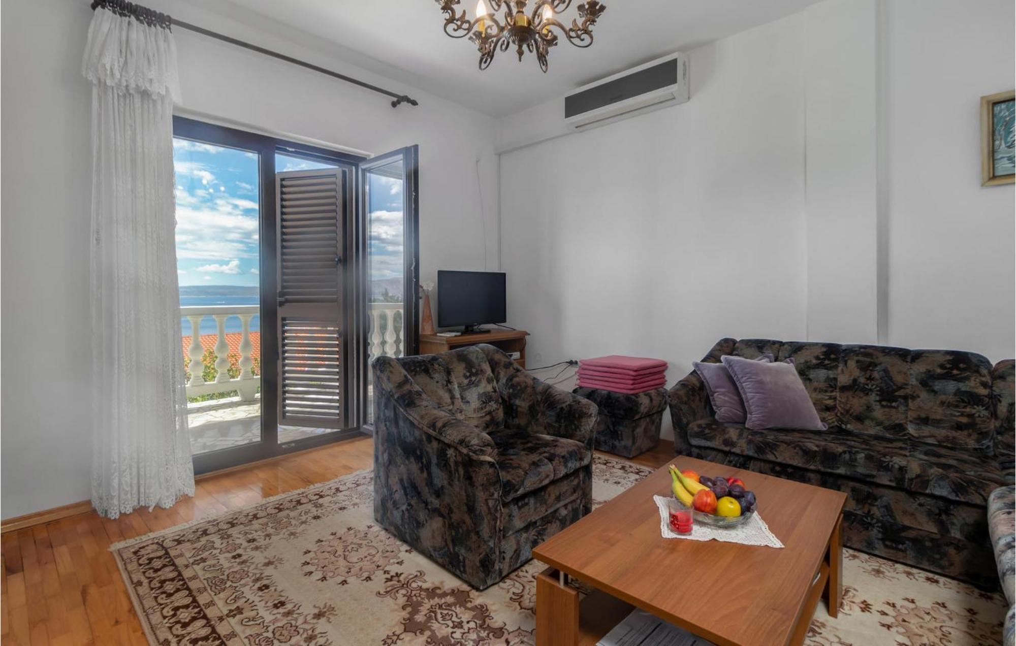 3 Bedroom Awesome Apartment In ノヴィ・ヴィノドロスキー エクステリア 写真